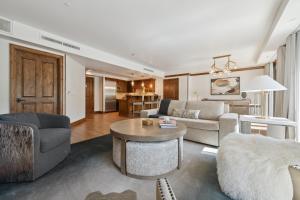 2 Bed 2 Bath Suite Aspen Hot Tub, Great Amenities, Laundry!