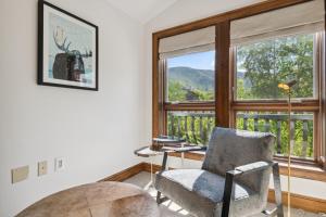 2 Bed 2 Bath Suite Aspen Hot Tub, Great Amenities, Laundry!