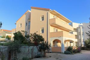 Apartment Novalja 9403c