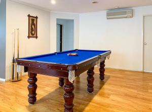 Brightside , Great family home near Airport