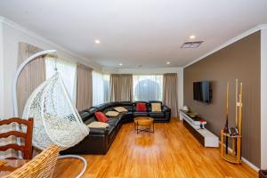 Brightside , Great family home near Airport