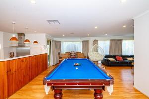 Brightside , Great family home near Airport