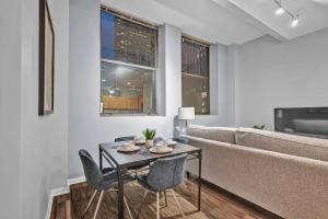 Central Downtown Flat near Attractions and more!