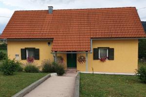 Holiday house with a swimming pool Otocac, Velebit - 25186