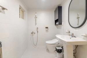 THE LUNA1 3 minutes to the beach, 3 bathrooms, 4 beds, family group trip, hanbok, luggage storage