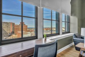 The Halle Downtown 1BD | ParkingGymSecurity