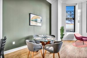 HUGE Luxury Flat in Playhouse Square | Downtown