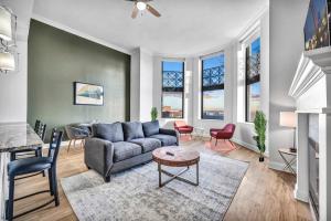 HUGE Luxury Flat in Playhouse Square | Downtown