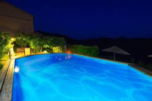 Holiday house with a swimming pool Draguc, Central Istria - Sredisnja Istra - 25162