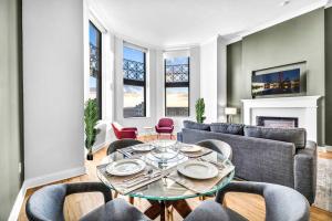 HUGE Luxury Flat in Playhouse Square | Downtown