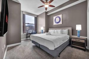 Location! Playhouse Sq ~ Fast Wi-Fi ~ Walkscore 96