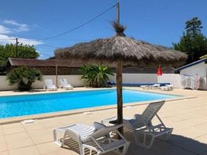 Mobil-home 4 pers avec terrasse à Vendays-Montalivet - API-1-52-195