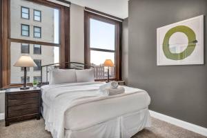Luxury Loft • Heart of Downtown• ParkingGym