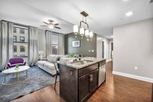 Luxury Loft • Heart of Downtown• ParkingGym