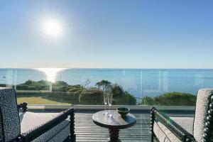 The Veranda - Panoramic Bay Views Private Beach Access Pool