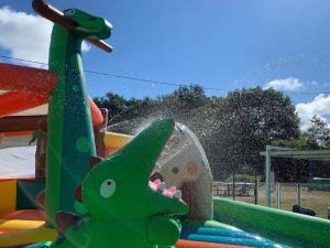 Mobil-home confortable avec terrasse à Limeuil - API-1-52-330