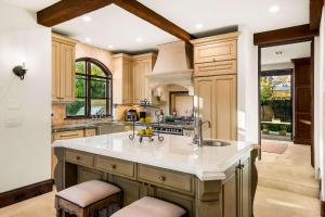 The Stratford - Del Mar Luxury Living