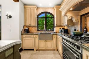 The Stratford - Del Mar Luxury Living