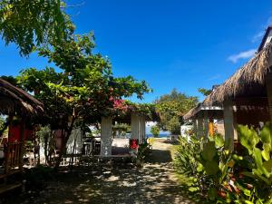 Uzuri Kubo Huts