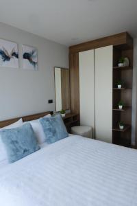 Stylish 2BR condo in the heart of Bang Tao