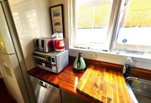 Large quad guest room 6 with well-equipped kitchen