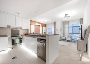 Free housekeeping visits during your stay - StayShort - Comfortable 2BR Stay in Liwan Sleeps 6