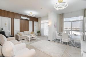 Free housekeeping visits during your stay - StayShort - Comfortable 2BR Stay in Liwan Sleeps 6