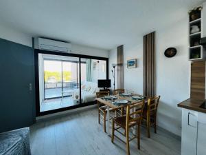 Appartement rénové avec terrasse près du port, 4 couchages - FR-1-309-473