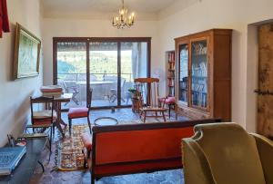 Elegant Saignon Village House with Scenic Terrace Views 2BR and 2BA