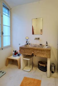 Elegant Saignon Village House with Scenic Terrace Views 2BR and 2BA