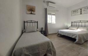 Amazing Home In San José Del Valle With Private Swimming Pool, Can Be Inside Or Outside