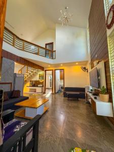 White House, Managed By Triora Escapes