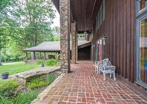 Luxor Mountaintop Cabin-Castle at Deep Creek Lake