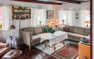 Nice Home In Løgstrup With Wifi