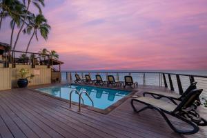 Direct Oceanfront Poipu Palms 101, Stunning Views, Pool, Sunsets, Beaches, Ground Floor access