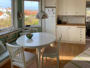 1930S House With Sea Views In Kyrkesund
