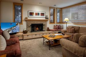 Tamarack Townhomes - CoralTree Residence Collection