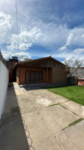 Casa ampla e bem localizada - 1 rua da praia