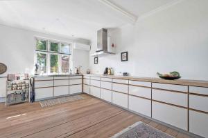 190 M Near The Beach 2 Apartments In One