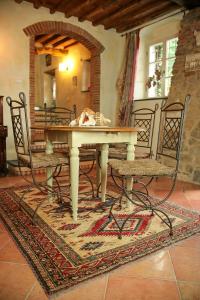 Historic Tuscan Villa With Views Of Versilia