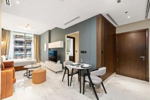 Stylish Studio J ONE Canal View Prime Business Bay