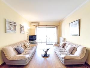 Viva Riviera Cosy and Large 2 Bedrooms with balcony