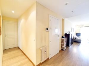 Viva Riviera Cosy and Large 2 Bedrooms with balcony