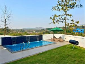 StayLeisurely Villa Corner Front, Karjat