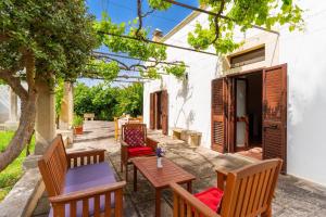 Casina Litta by BarbarHouse