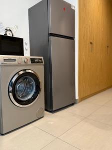 Modern studio Al mamsha by Alef