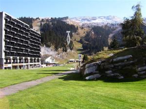 Résidence Aldebaran - Appartement spacieux · Départ et retour ski aux pieds · Balcon · Casier à ski MAE-5004