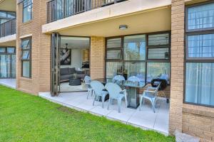 Luxury Family Escape, Ballito Promenade, Boulder Bay ,Beach Access, Braai & Pool Views