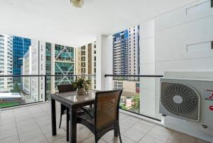 CBD River City Suites with free carpark