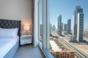 Forte Luxury 2BR Apartment with Skyline City Views near Dubai Mall